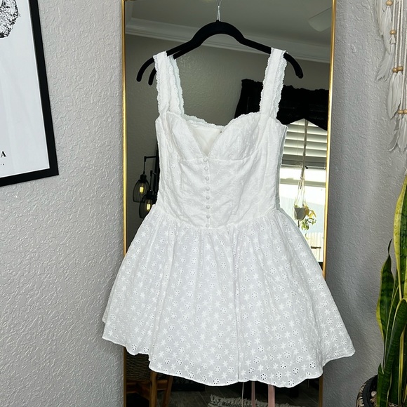 House of CB ‘Brigette’ White Cotton Broderie Anglais Corset Mini Dress NWT - Picture 9 of 11